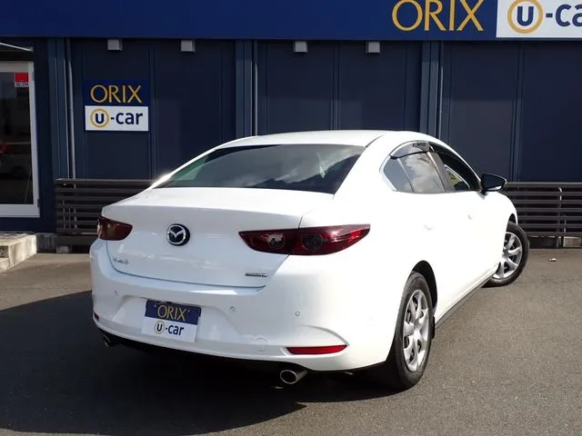 MAZDA3 セダン(マツダ)の車両写真