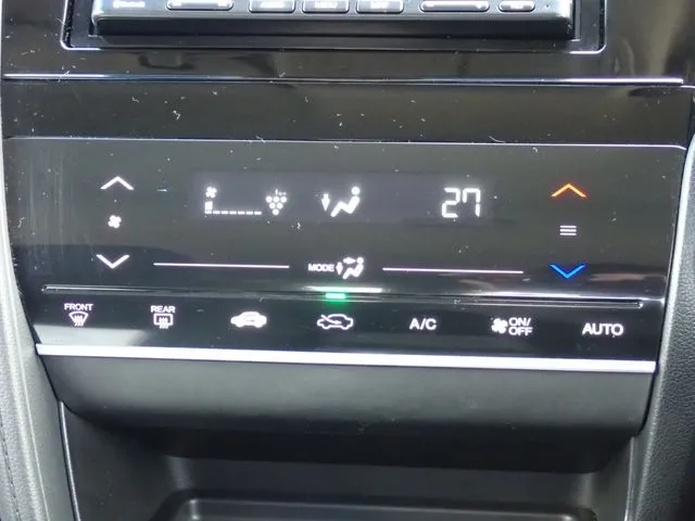 シャトル ハイブリッド(ホンダ)の車両写真