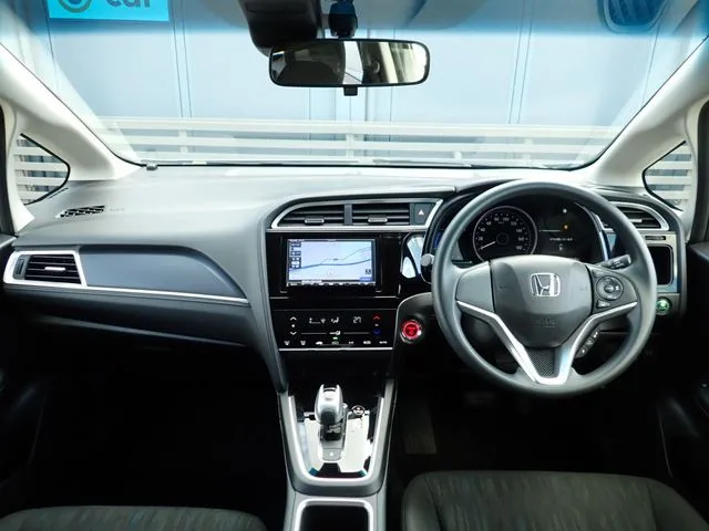 シャトル ハイブリッド(ホンダ)の車両写真