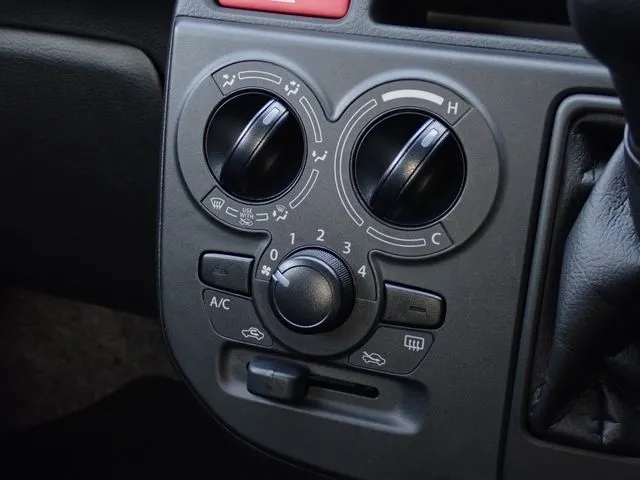 アルト　４ＷＤ（スズキ）の車両写真