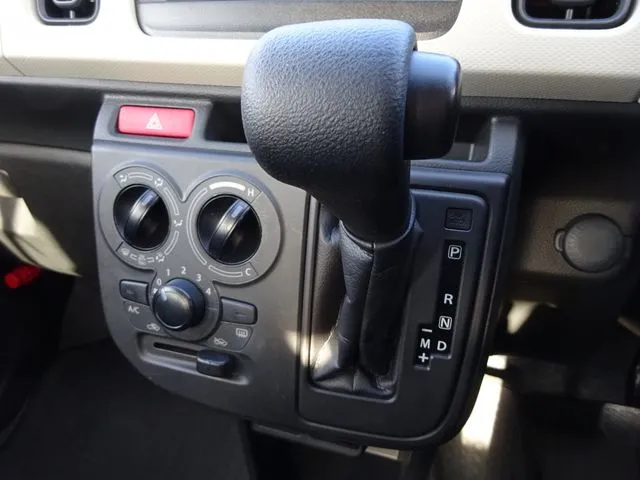 アルト 4WD(スズキ)の車両写真