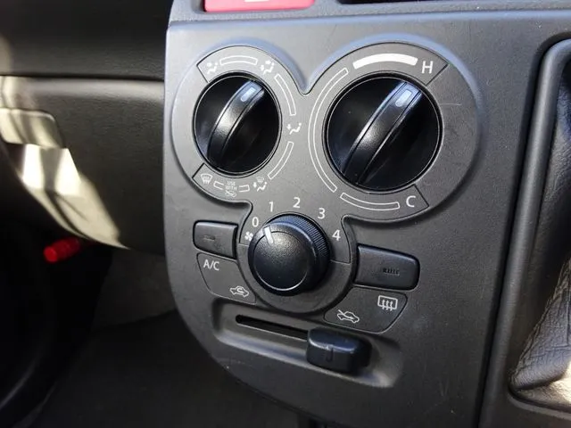 アルト 4WD(スズキ)の車両写真