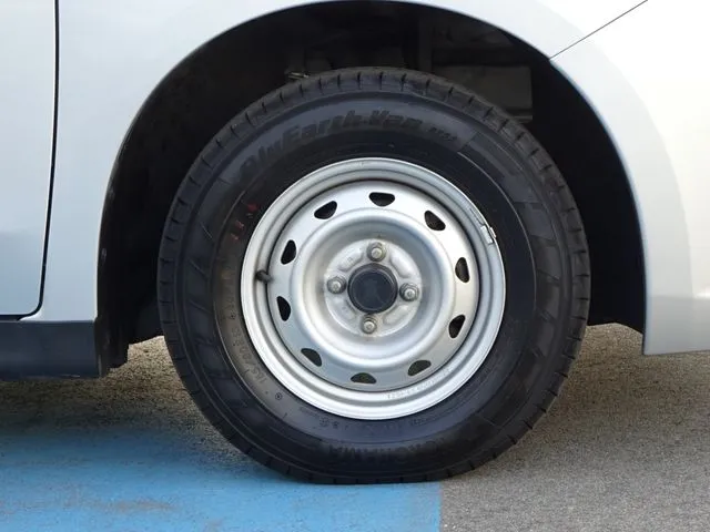 NV150 AD 2WD(ニッサン)の車両写真