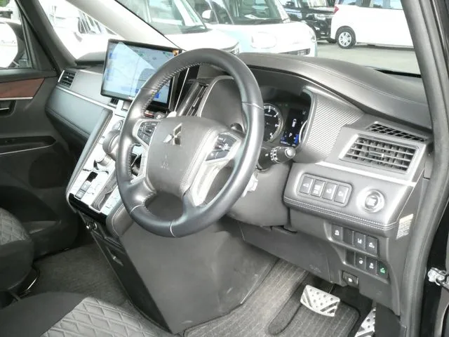 デリカ D:5 4WD(ミツビシ)の車両写真