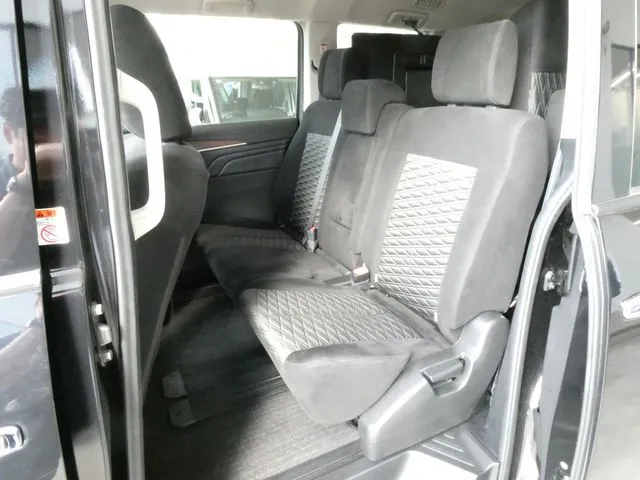 デリカ D:5 4WD(ミツビシ)の車両写真