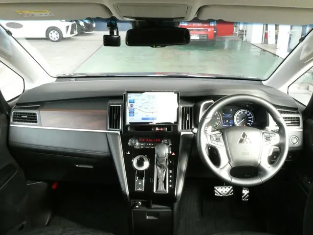 デリカ D:5 4WD(ミツビシ)の車両写真