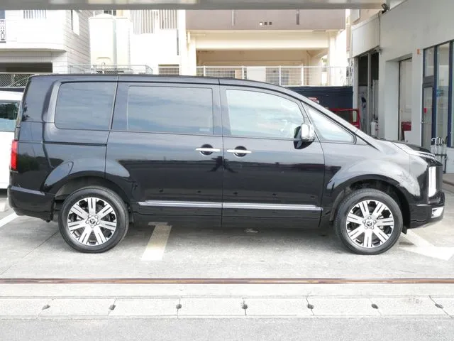 デリカ D:5 4WD(ミツビシ)の車両写真