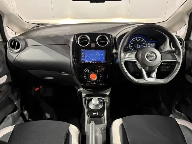 ノート（ニッサン）の車両写真