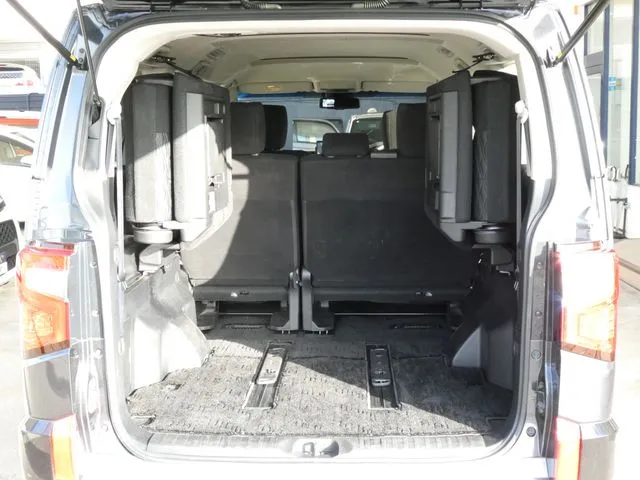 デリカ D:5 4WD(ミツビシ)の車両写真