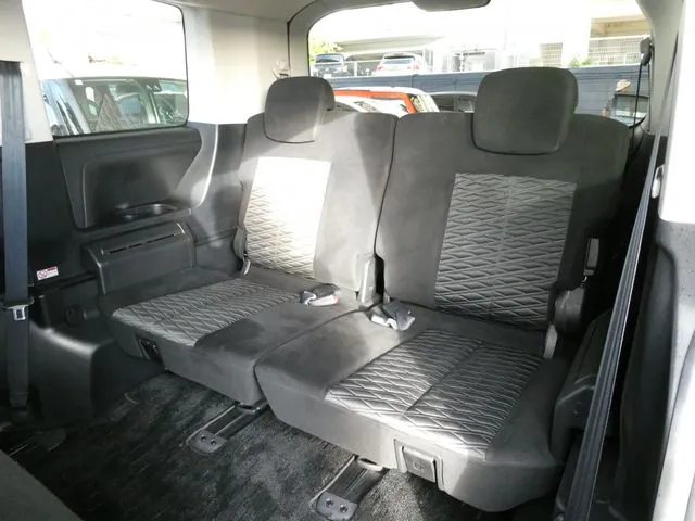 デリカ D:5 4WD(ミツビシ)の車両写真