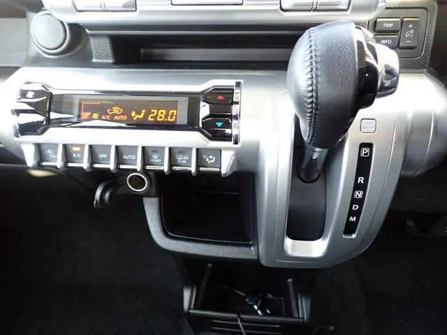 クロスビー 4WD(スズキ)の車両写真