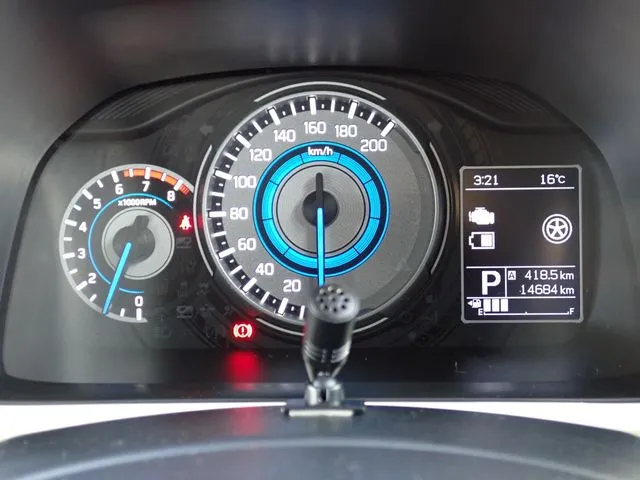 クロスビー 4WD(スズキ)の車両写真