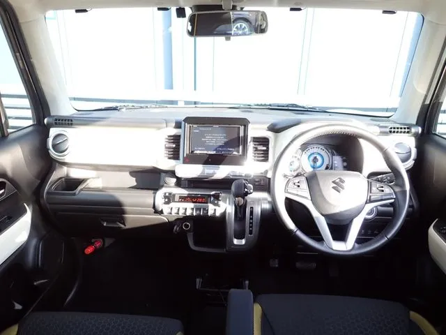 クロスビー 4WD(スズキ)の車両写真