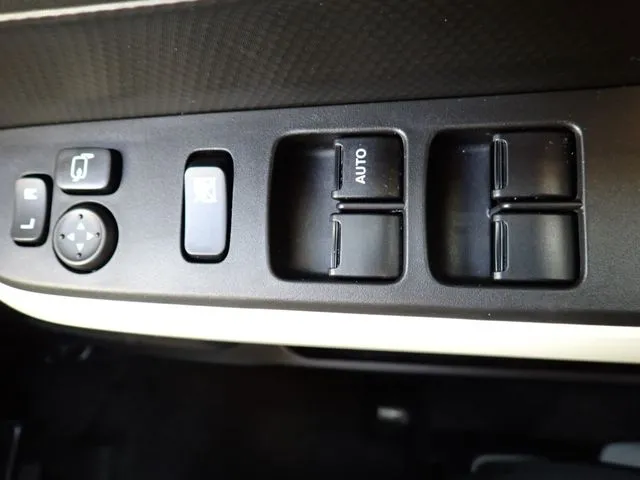 クロスビー 4WD(スズキ)の車両写真