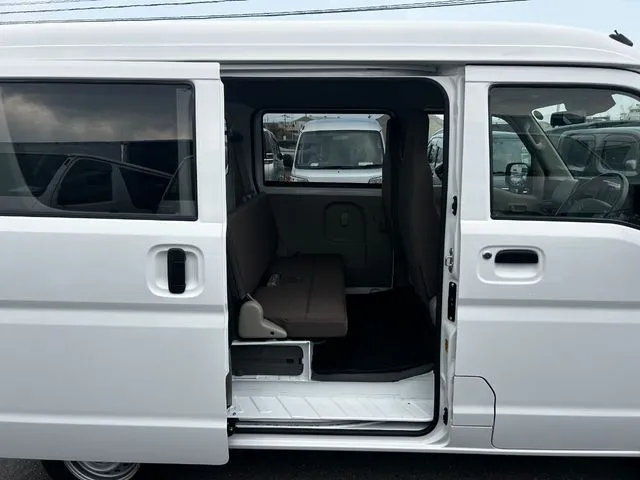 エブリイバン（スズキ）の車両写真