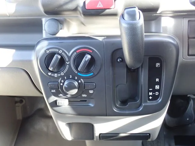 エブリイバン（スズキ）の車両写真