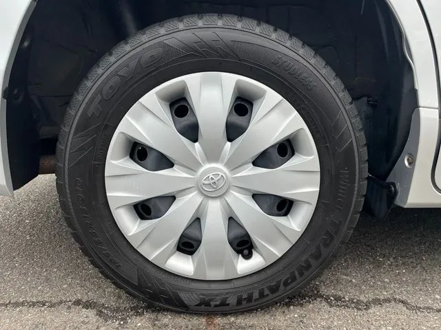 ヴォクシー　４ＷＤ（トヨタ）の車両写真