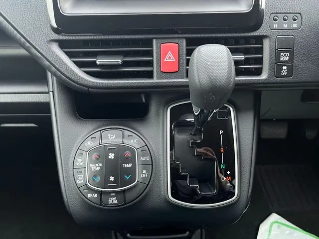 ヴォクシー　４ＷＤ（トヨタ）の車両写真