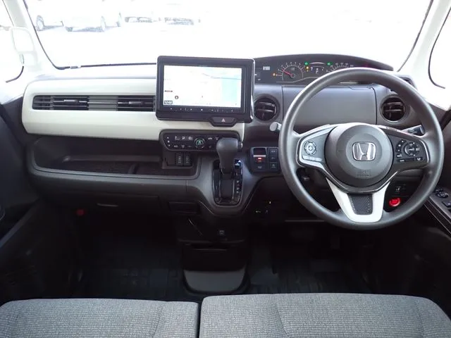 N BOX(ホンダ)の車両写真