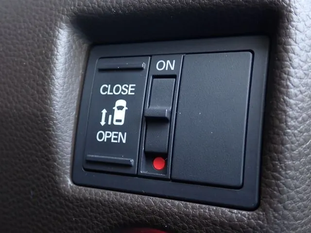 N BOX(ホンダ)の車両写真