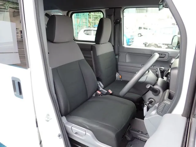 N-VAN 4WD(ホンダ)の車両写真