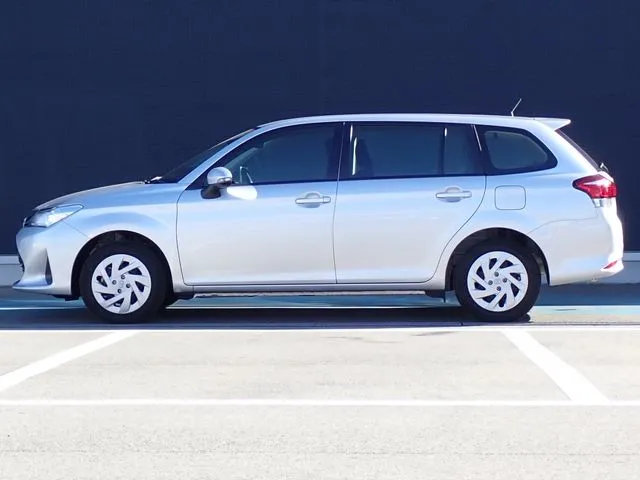 カローラフィールダー（トヨタ）の車両写真