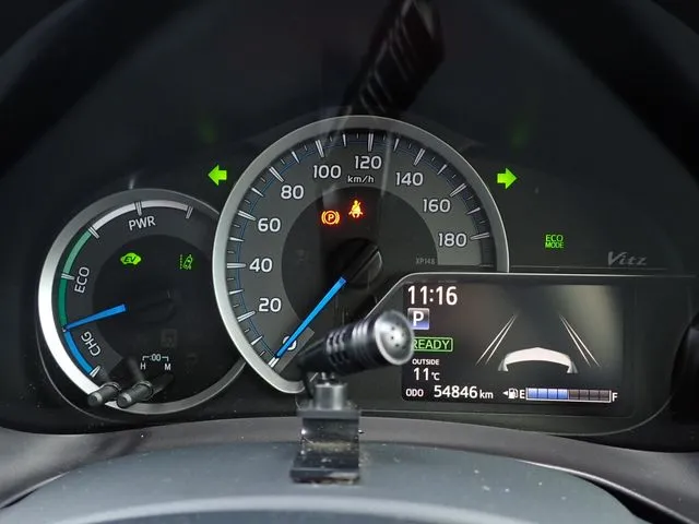 ヴィッツ　ハイブリッド（トヨタ）の車両写真