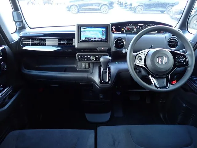 N BOX カスタム(ホンダ)の車両写真