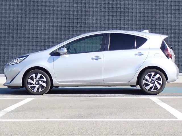 アクア(トヨタ)の車両写真