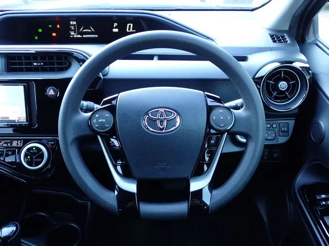 アクア(トヨタ)の車両写真