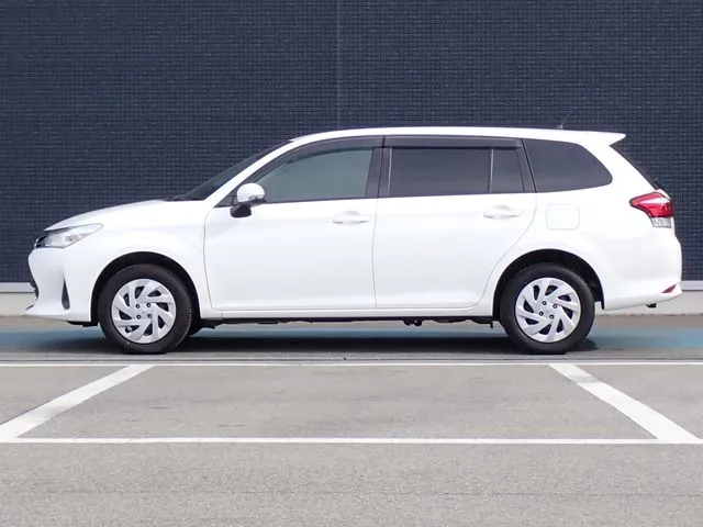 カローラフィールダー　４ＷＤ（トヨタ）の車両写真