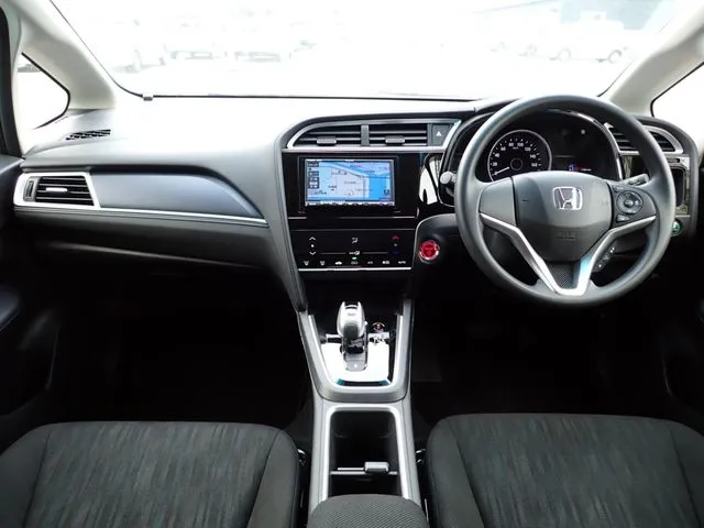 シャトル ハイブリッド(ホンダ)の車両写真