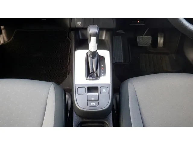 ホンダ　フィット　ｅ：ＨＥＶ