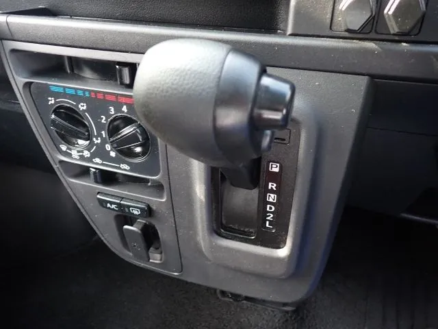 ダイハツ　ハイゼットカーゴ