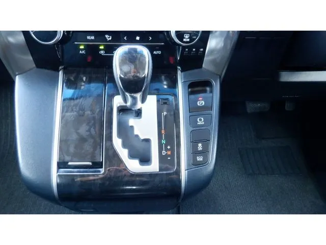 アルファード（トヨタ）の車両写真