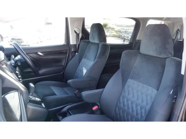 アルファード（トヨタ）の車両写真