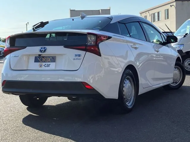 トヨタ プリウス 4WD