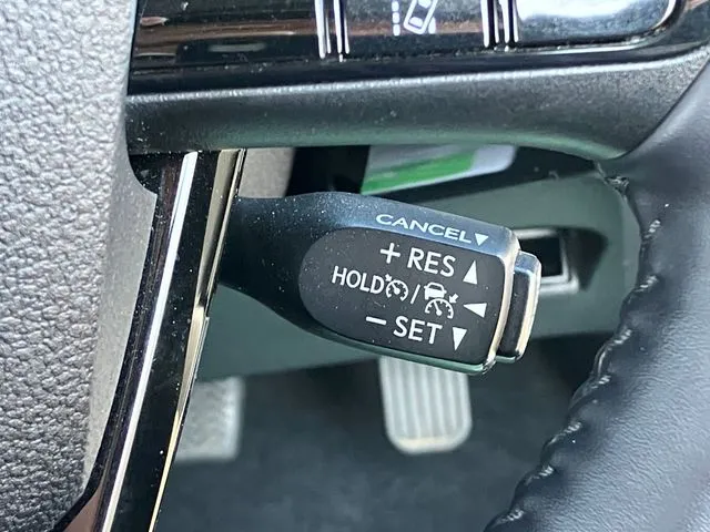 トヨタ プリウス 4WD