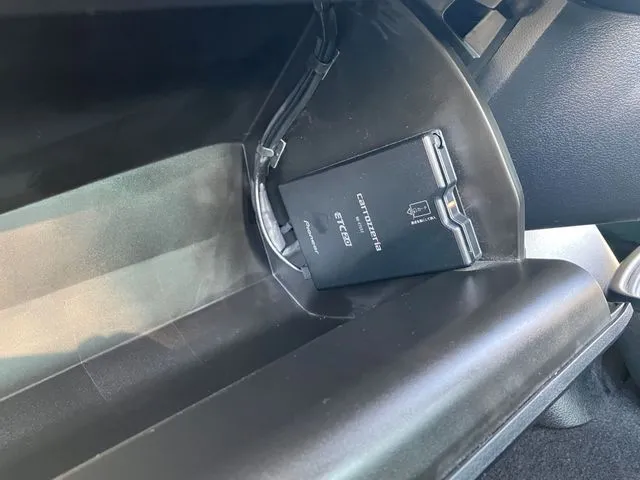 トヨタ プリウス 4WD