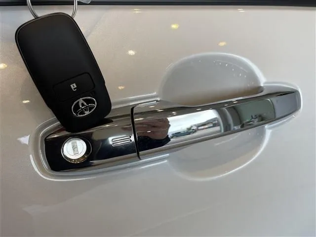 トヨタ　ライズ　ハイブリッド