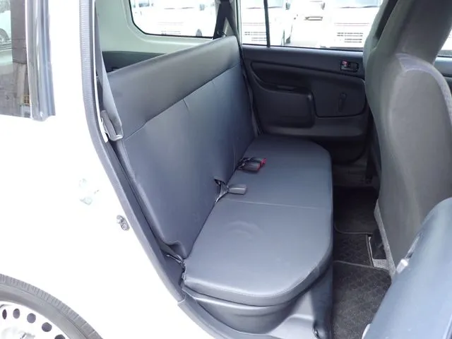 プロボックスバン　ハイブリッド（トヨタ）の車両写真