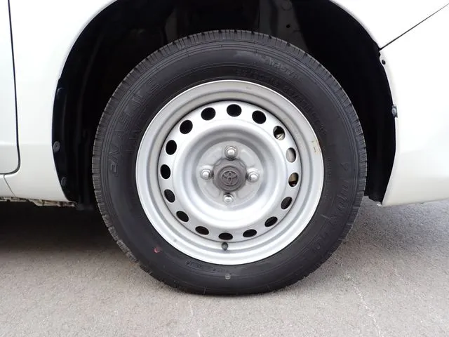 プロボックスバン　ハイブリッド（トヨタ）の車両写真