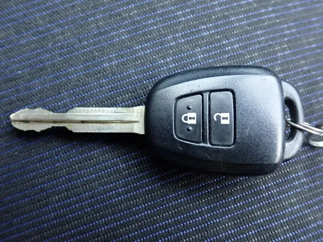 プロボックスバン　ハイブリッド（トヨタ）の車両写真