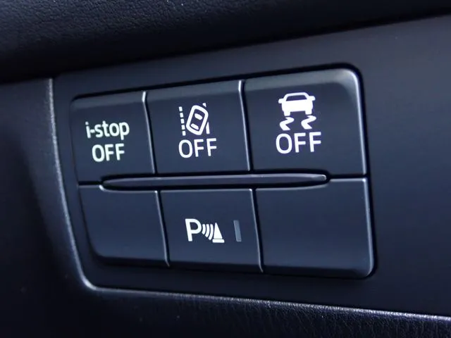 ＭＡＺＤＡ６　セダン（マツダ）の車両写真