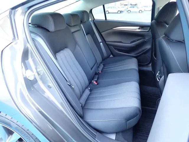 ＭＡＺＤＡ６　セダン（マツダ）の車両写真