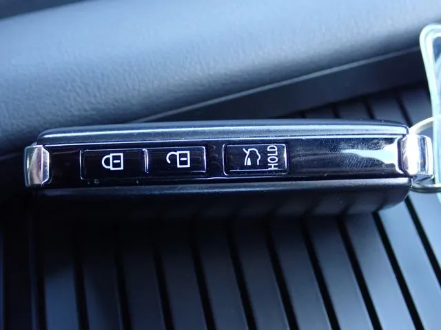 ＭＡＺＤＡ６　セダン（マツダ）の車両写真