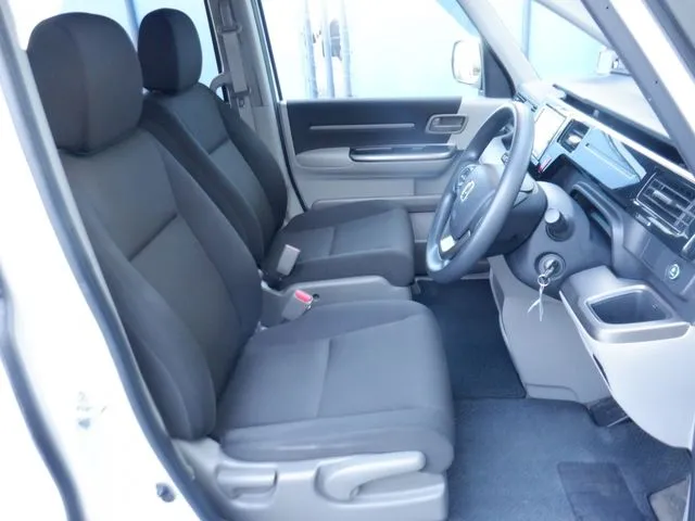 ステップワゴン（ホンダ）の車両写真