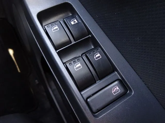 ミラ　イース（ダイハツ）の車両写真