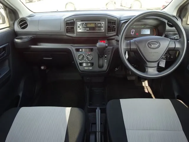 ミラ　イース（ダイハツ）の車両写真