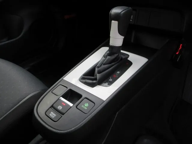 フィット e:HEV 4WD(ホンダ)の車両写真